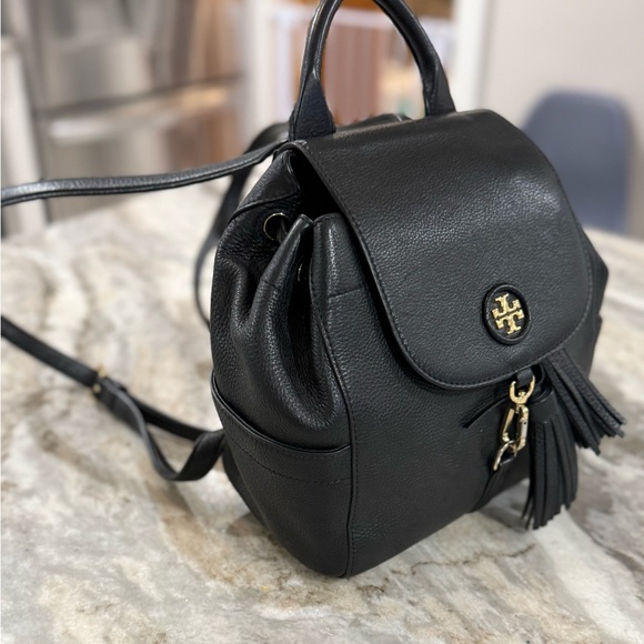 Beautifully black leather Tory Burch whipstitch backpack EUC - Picture 4 of 10